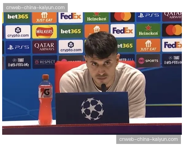 特写：勒沃库森中场帕拉西奥斯第70分钟抽筋下场，本场跑动已达12.8公里